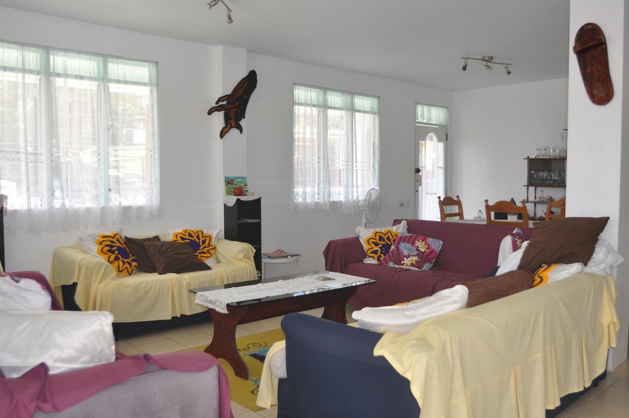 Flying Annie Moa Bed and Breakfast Neiafu Buitenkant foto